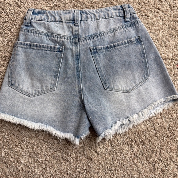 Super High-Ride Festival Embroidered Denim Women Shorts. NWT. Size 00 - Picture 2 of 4